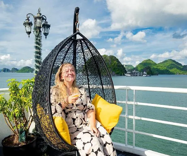Dragon Bay Cruise 